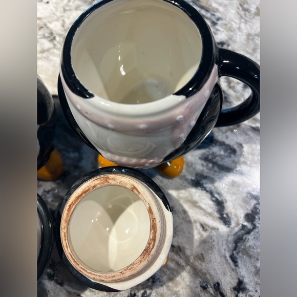 Adorable Penguin porcelain coffee cups with lids black white - Picture 8 of 9